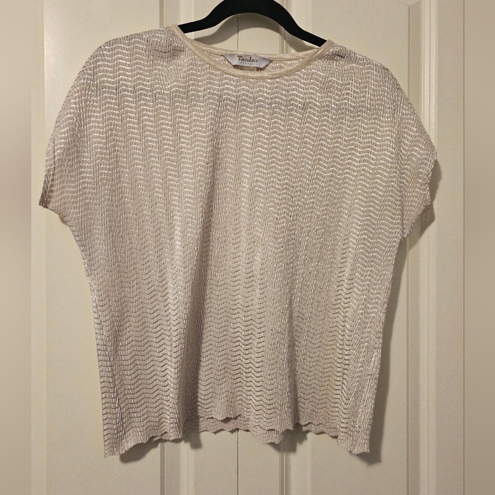 🔷️3 Items for$20🔷 Tanjay Womens Cream Gold Top Blouse Short Sleeve Sz S Petite